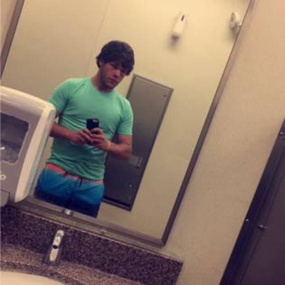 Meet your Posher, Damien - Picture 1 of 1